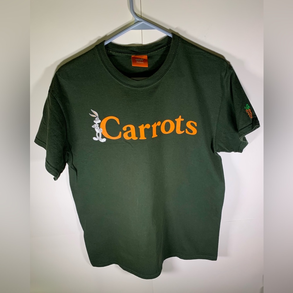 Carrots x looney tunes logo shirt